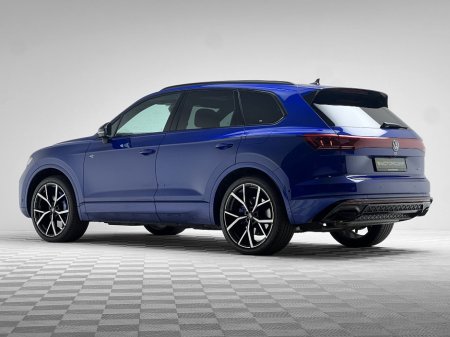 2025 Volkswagen Touareg R V6 3.0 TSI PHEV 462HP €89,990 thumbnail