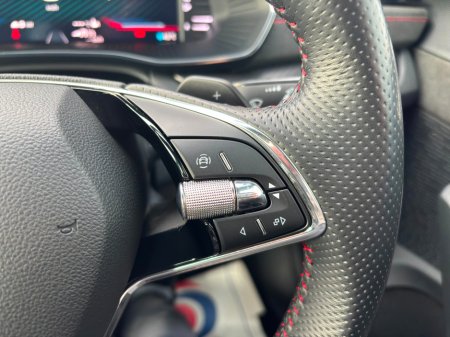 2022 Skoda Octavia vRS 2.0TDi DSG ESTATE 200HP €35,990 thumbnail