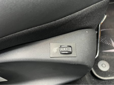 2019 Peugeot 2008 €14950 2019 PEUGEOT 2008 CROSSCITY 1.2 AUTOMATIC / HEATED SEATS / REVERSE CAMERA €14,950 thumbnail