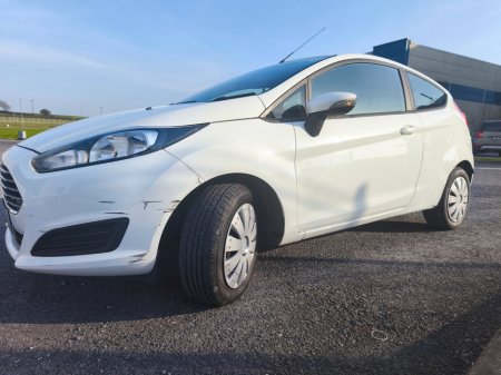 2014 Ford Fiesta - thumbnail 7