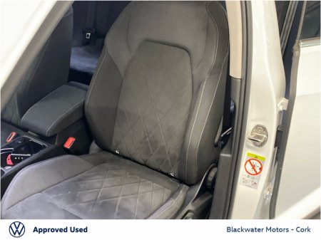 2020 Volkswagen Golf STYLE 1.5 TSI MHEV AUTOMATIC 150BHP €24,995 thumbnail