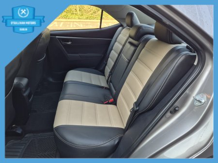 2015 Toyota Corolla - thumbnail 18