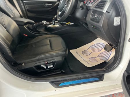 2017 BMW 3 Series - thumbnail 16