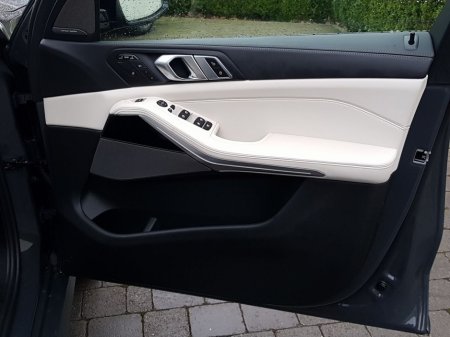 2025 BMW X7 xDrive40d M Sport €179,995 thumbnail