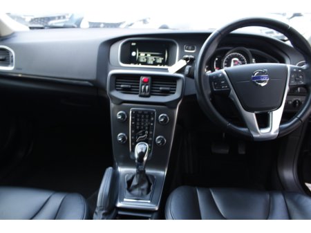 2016 Volvo V40 2.0D4 DYNAMIQUE EDITION 5DR HATCHBACK AUTOMATIC // 1 OWNER CAR WITH ONLY 56,000 KMS IN AS NEW CONDITION // BUY WITH CONFIDENCE AA AND SIMI APPROVED DEALER 2026 // FINANCE ARRANGED // TRADE INS WELCOME €15,950 thumbnail