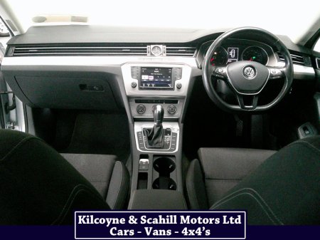 2016 Volkswagen Passat 1.6 TDI SE BUSINESS BLUEMOTION 120PS 4DR AUTO thumbnail