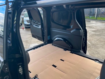 2025 Renault Kangoo - thumbnail 16