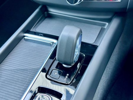 2025 Volvo XC60 - thumbnail 23