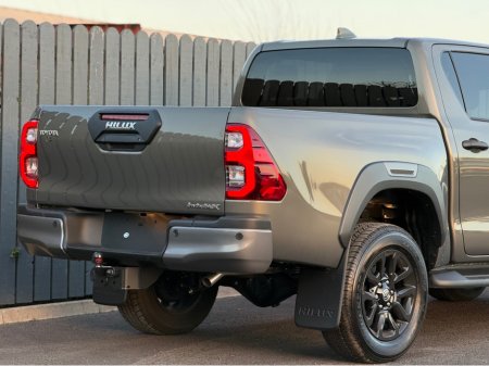 2026 Toyota Hilux - thumbnail 6