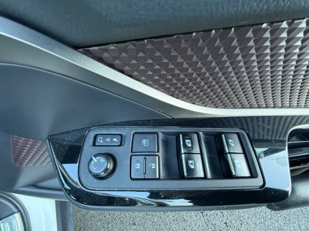 2017 Toyota C-HR - thumbnail 22