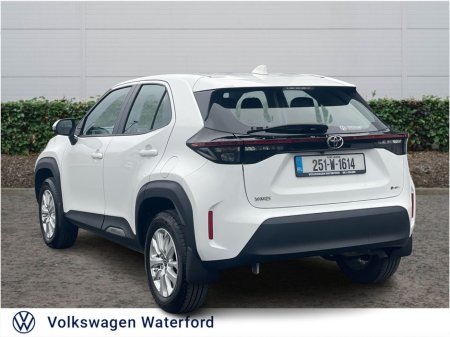 2025 Toyota Yaris Cross 1.5 Hybrid Luna thumbnail