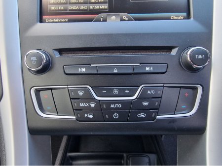 2016 Ford Mondeo - thumbnail 25