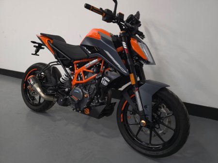 2024 KTM Duke  €6,950 thumbnail