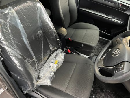 2025 Toyota Corolla - thumbnail 9