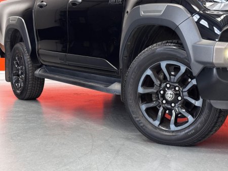 2022 Toyota Hilux - photo 2