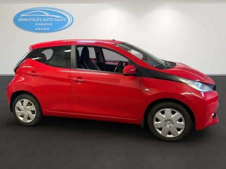 2015 Toyota Aygo X-PLAY VVT-I €7,995 thumbnail