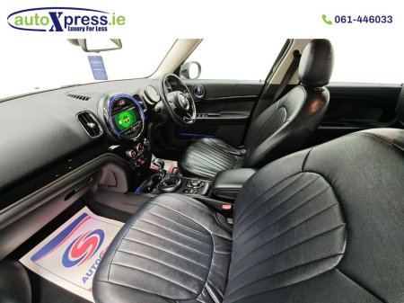 2018 MINI Cooper D CROSSOVER 2.0 Automatic, Reversing camera €22,995