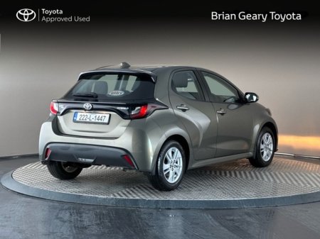 2022 Toyota Yaris HYBRID LUNA €22,950 thumbnail