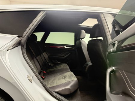 2023 Volkswagen Arteon R LINE 1.4 TSI DSG €36,990 thumbnail