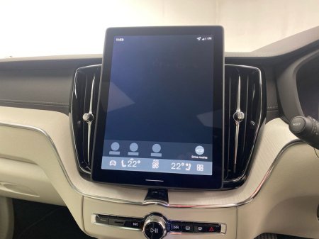 2026 Volvo XC60 - thumbnail 13