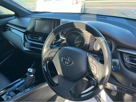 2019 Toyota C-HR 1.8 HYBRID AUTO LOW KM HIGH SPEC €18,950 thumbnail