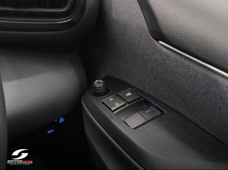 2024 Toyota Yaris (241) LUNA 1.5 PETROL IRISH CAR 1 OWNER €22,495 thumbnail