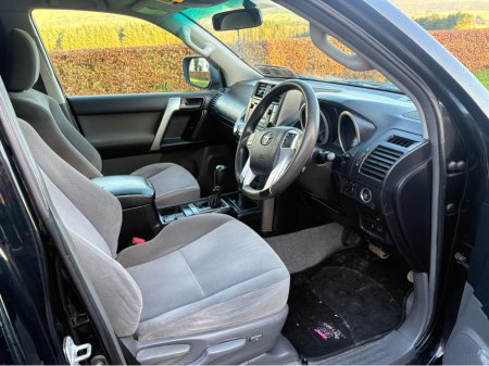 2012 Toyota Landcruiser - thumbnail 10