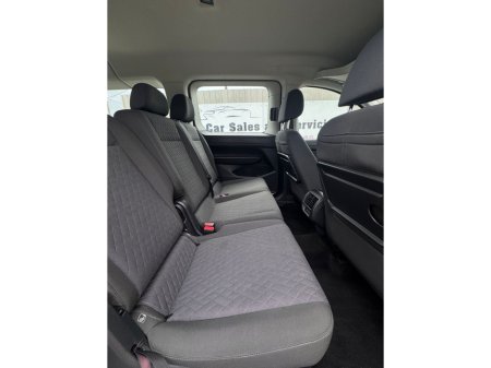 2025 Volkswagen Caddy Maxi Life LIFE TDI 122BHP A7F 5DR A €42,500 thumbnail