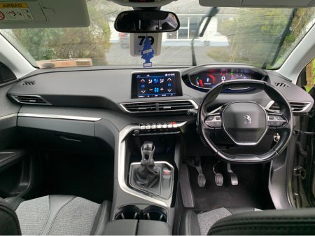 2019 Peugeot 5008 1.5 ALLURE BLUE HDI 130HP S/S 5DR €18,995 thumbnail