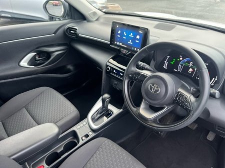 2025 Toyota Yaris Cross Luna €29,950 thumbnail