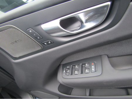 2026 Volvo XC60 - thumbnail 14