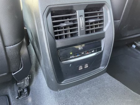 2025 BMW 3 Series - thumbnail 16