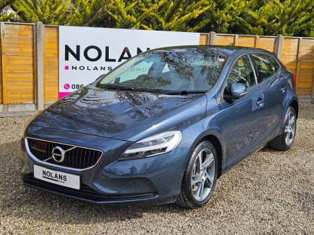 2019 Volvo V40 - thumbnail 1