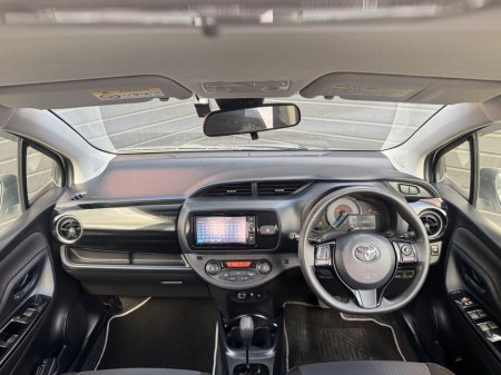 2018 Toyota Yaris - thumbnail 13