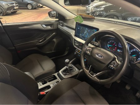 2023 Ford Focus TITANIUM 1.0T 125 M6 4DR €20,999 thumbnail