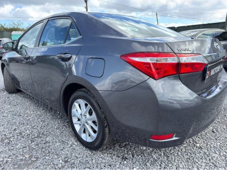 2015 Toyota Corolla - photo 4