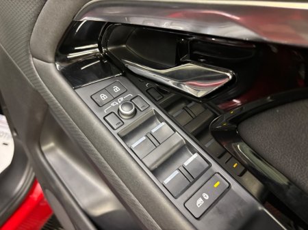 2021 Land Rover Range Rover Evoque 1.5 PHEV AWD Bronze €34,950 thumbnail