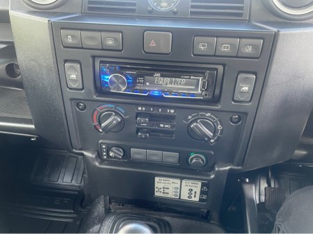 2016 Land Rover Defender - thumbnail 6