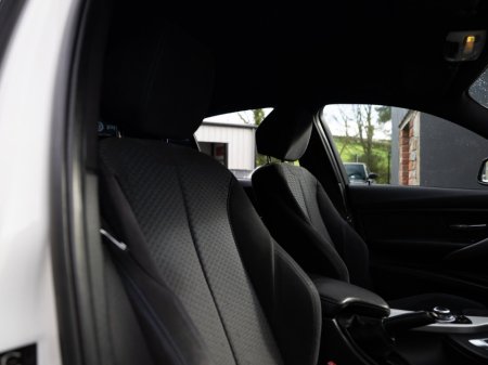 2013 BMW 3 Series - thumbnail 21