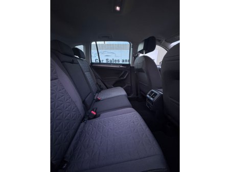 2021 Volkswagen Tiguan LIFE 2.0 TDI MANUAL 6SPEED FWD 122BHP 5 5DR €26,800 thumbnail