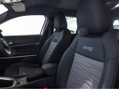 2026 Jeep Avenger 4XE Upland €39,995 thumbnail