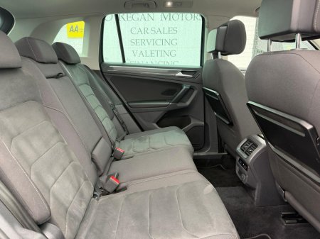 2017 Volkswagen Tiguan - thumbnail 18