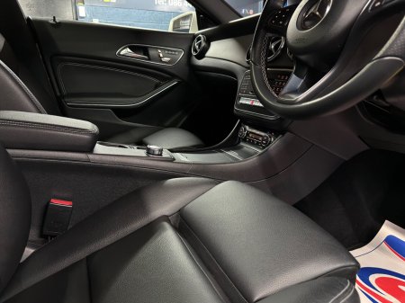 2017 Mercedes-Benz CLA Class - thumbnail 30