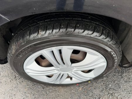 2012 Ford Fiesta - thumbnail 9