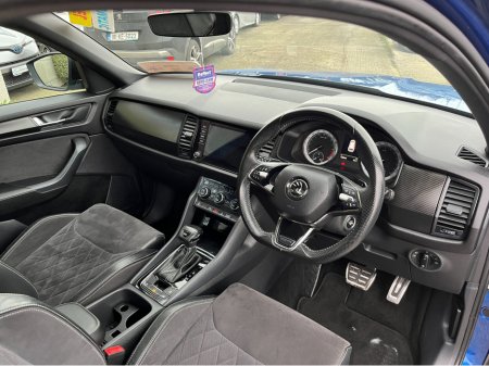 2020 Skoda Kodiaq SPORTLINE 7 SEATER AUTOMATIC 150BHP 2.0 DIESEL //PANORAMIC GLASS ROOF//HEATED SEATS AND STEERING WHEEL//REVERSE CAMERA// €33,950 thumbnail