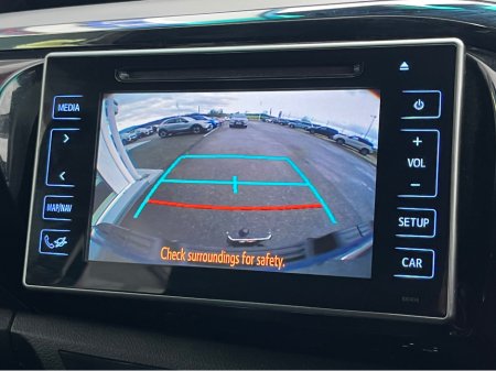 2020 Toyota Hilux 2.4 INVIN D-4D 4WD DCB 4 4DR thumbnail