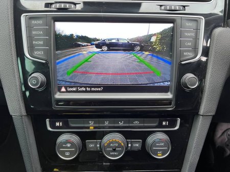 2016 Volkswagen Golf HIGHLINE R-LINE PACK 1.4 TSI AUTO // FULL SERVICE HISTORY // LOW MILEAGE // REVERSE CAMERA €16,900 thumbnail