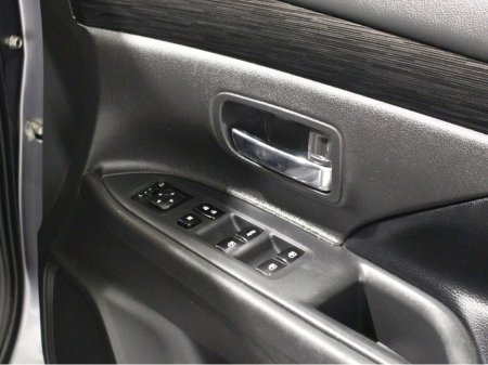 2017 Mitsubishi Outlander OUTL 4WD 6MT 4DR 7S 17MY 7 SEATS €16,950 thumbnail