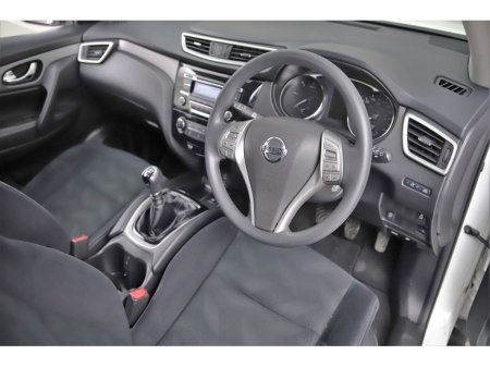 2017 Nissan X-Trail 1.6D XE 6SPD 5SEATS €16,890 thumbnail