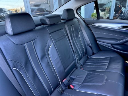 2022 BMW 5 Series - thumbnail 10